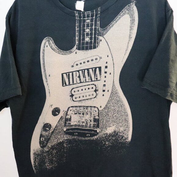 Nirvana Kurt Cobain Guitar T-Shirt| Black Short Sleeve| 2005 Licensed Grunge - Picture 1 of 9